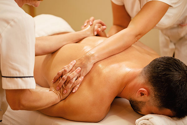 Pyrites Spa Delhi Sandwich Massage